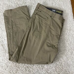 Men's 44x30 Lee Extreme Motion Khaki Pants